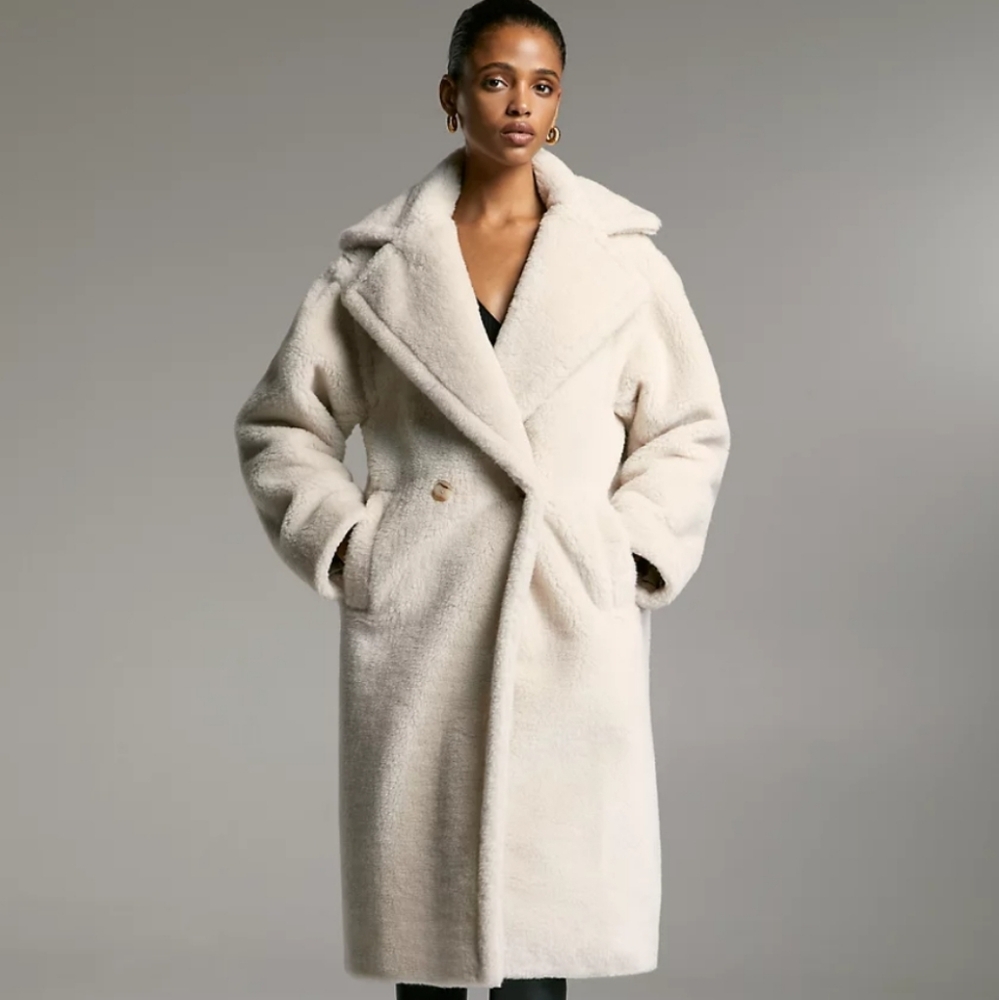 Aritzia Babaton the teddy coat in Oat Milk Beige